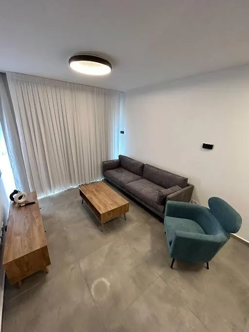 Refael Apartment 엘라트